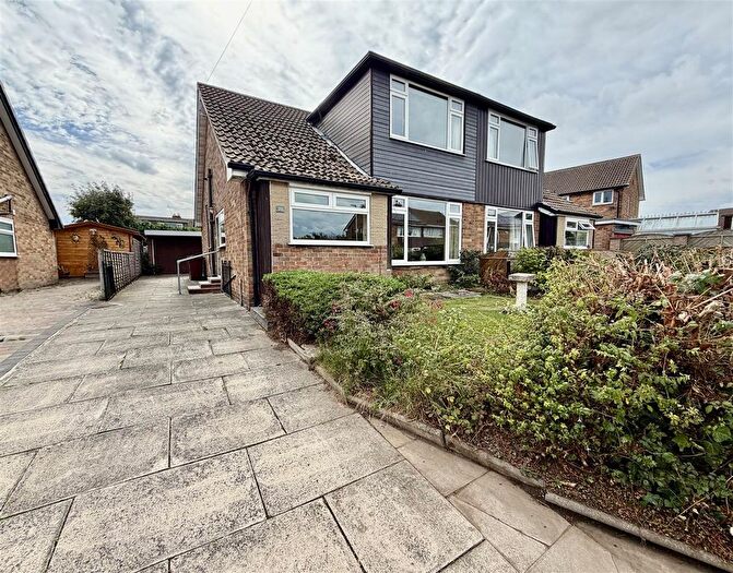 3 Bedroom Semi-Detached House For Sale In Westway, Garforth, Leeds, LS25