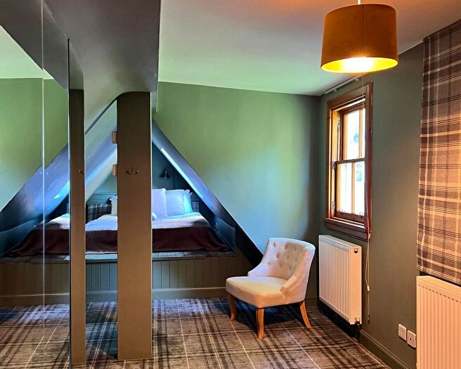 3 Bedroom Terraced House To Rent In Corstorphine Road, Edinburgh, EH12