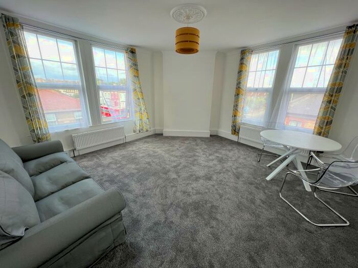 1 Bedroom Flat To Rent In Long Lane, Finchley, N3