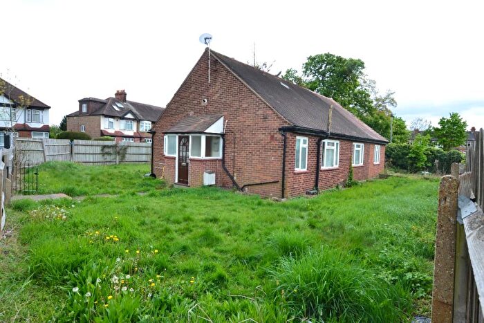 3 Bedroom Detached Bungalow To Rent In Firs Lane, London, N21