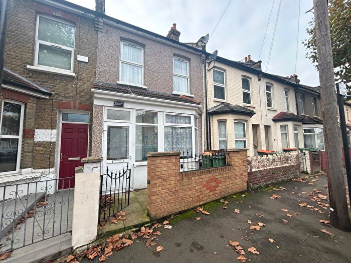 3 Bedroom Terraced House To Rent In Gooseley Lane, London, E6