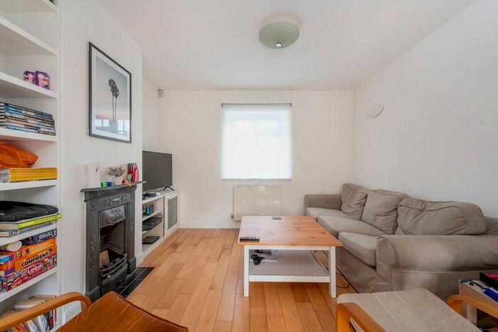 3 Bedroom Property To Rent In Clematis Street, Shepherd's Bush, London, W12