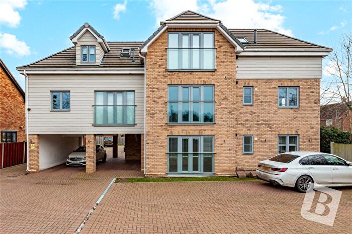 2 Bedroom Apartment For Sale In Ongar Road, Kelvedon Hatch, Brentwood, Essex, CM15