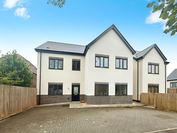 4 Bedroom Detached House For Sale In Sandford Road, Nottingham, NG3