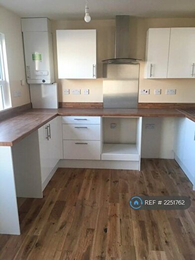 3 Bedroom Flat To Rent In Old Kent Road, London, SE15