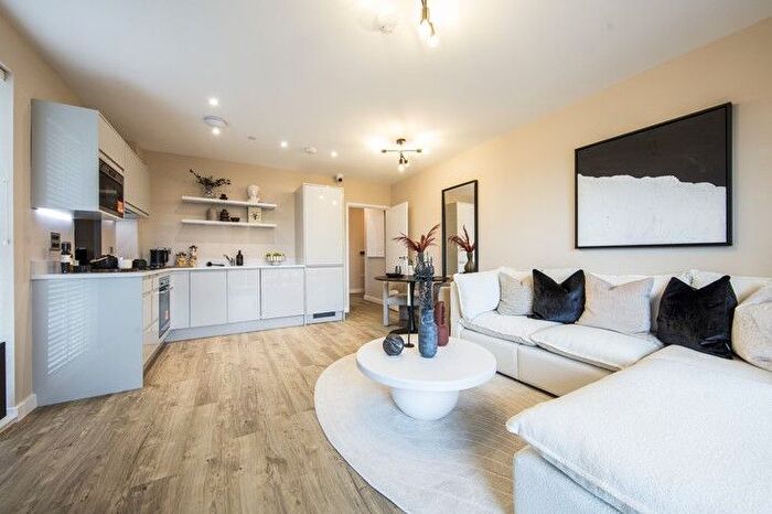 1 Bedroom Flat For Sale In Albert Road, East Barnet, Barnet, EN4