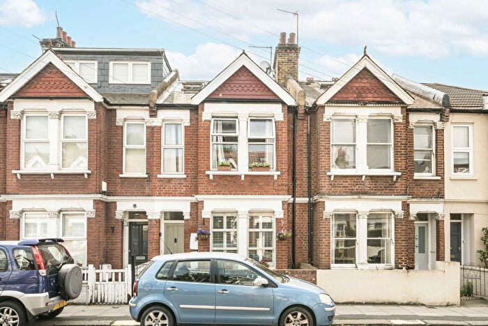 2 Bedroom Flat To Rent In Bollo Lane, Chiswick, W4