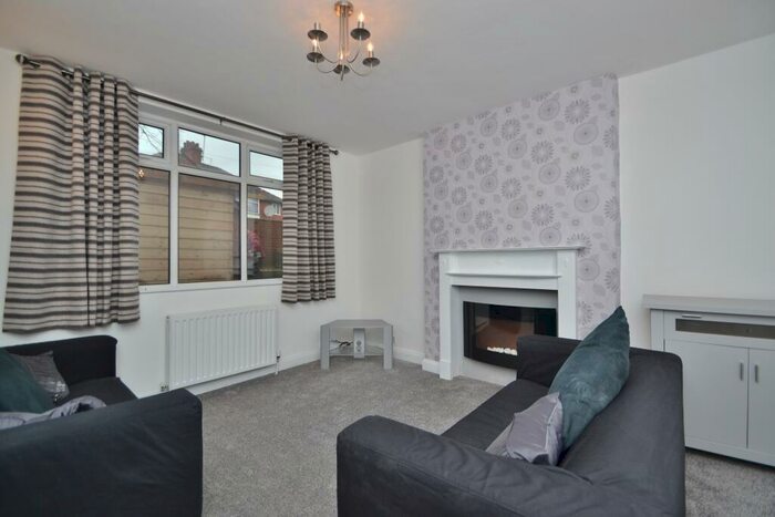 2 Bedroom Flat To Rent In Newton Hill Court, Chapeltown Road, Chapel Allerton, Leeds, LS7