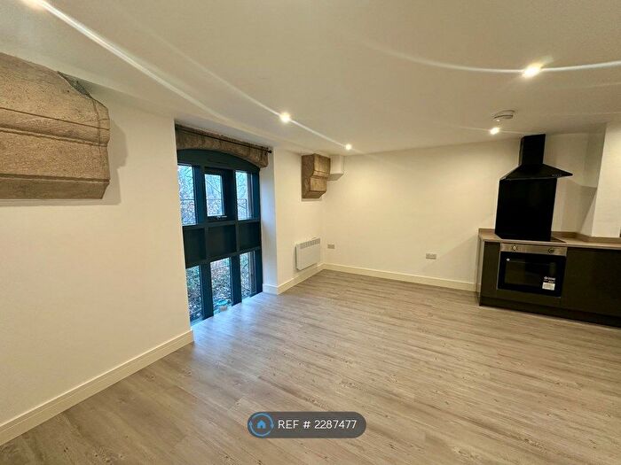 2 Bedroom Flat To Rent In Abbey Road, Leeds, LS5