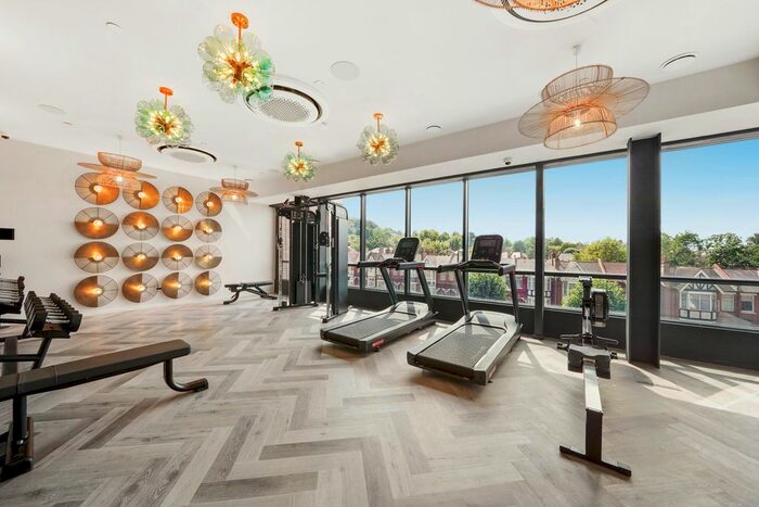 Studio To Rent In Lowlands Road, Harrow, HA1