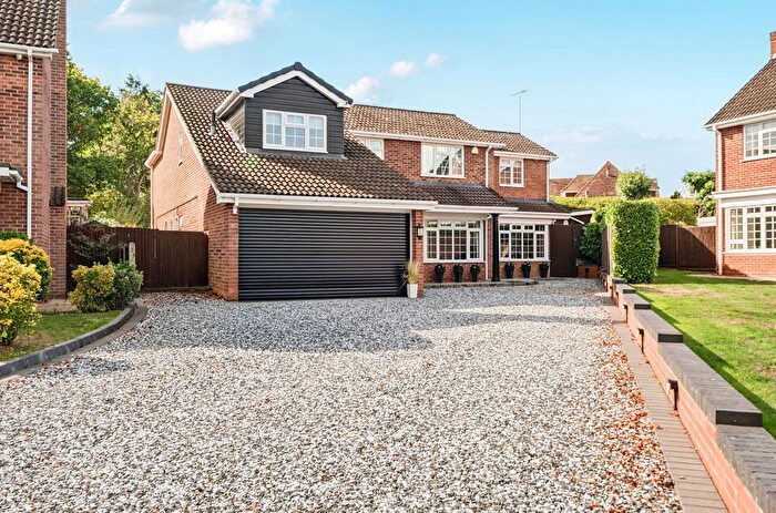 5 Bedroom Detached House For Sale In Sandford Drive, Woodley, Reading, RG5