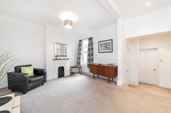 2 Bedroom Flat To Rent In Northfield Avenue, London, W13