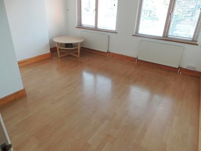 1 Bedroom Flat To Rent In Brighton Road, Purley, CR8