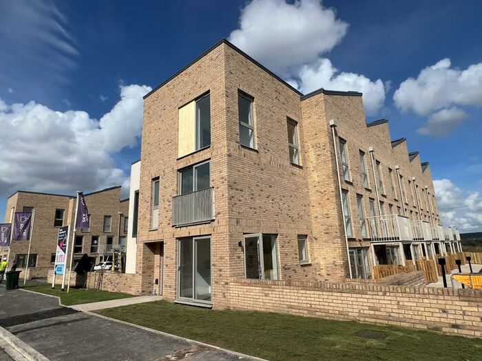 4 Bedroom House To Rent In Sky House, Waverley, S60