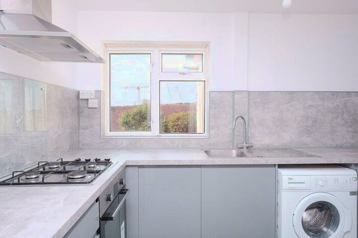 5 Bedroom House Of Multiple Occupation To Rent In Canfield Close, Brighton, BN2