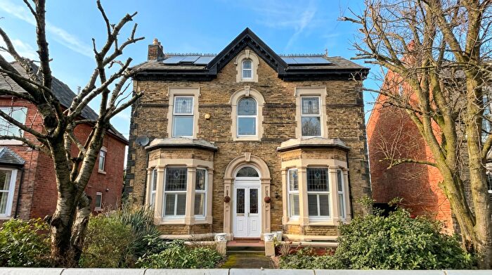 6 Bedroom Detached House For Sale In Hampton Road, Southport, PR8