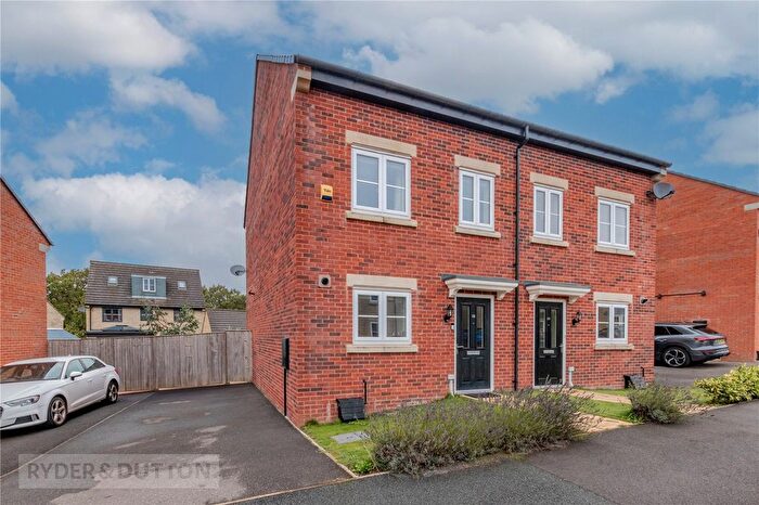 3 Bedroom Semi-detached House For Sale In Hawthorn Drive, Glossop, Derbyshire, SK13