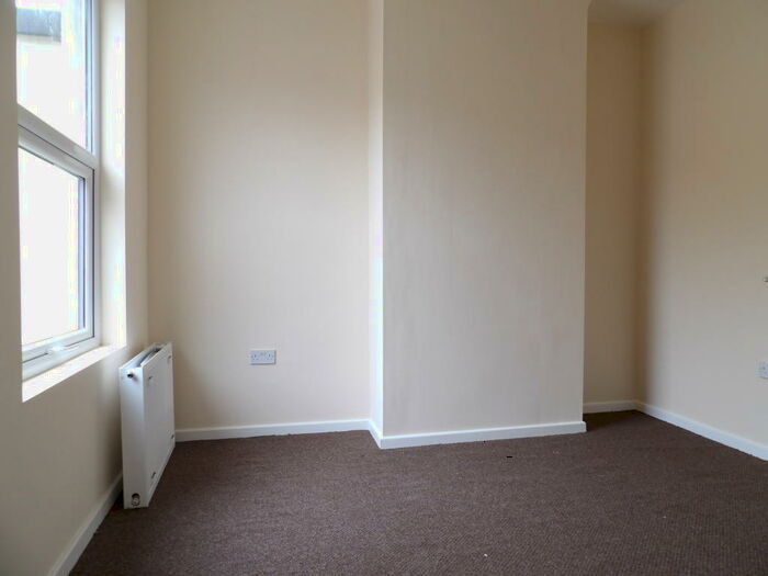 2 Bedroom End Of Terrace House To Rent In Victoria Street, Caernarfon, Gwynedd, LL55