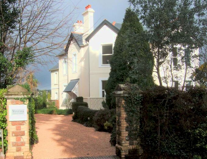 1 Bedroom Flat To Rent In Rawlyn Road, Vanessa Rawlyn Road, TQ2