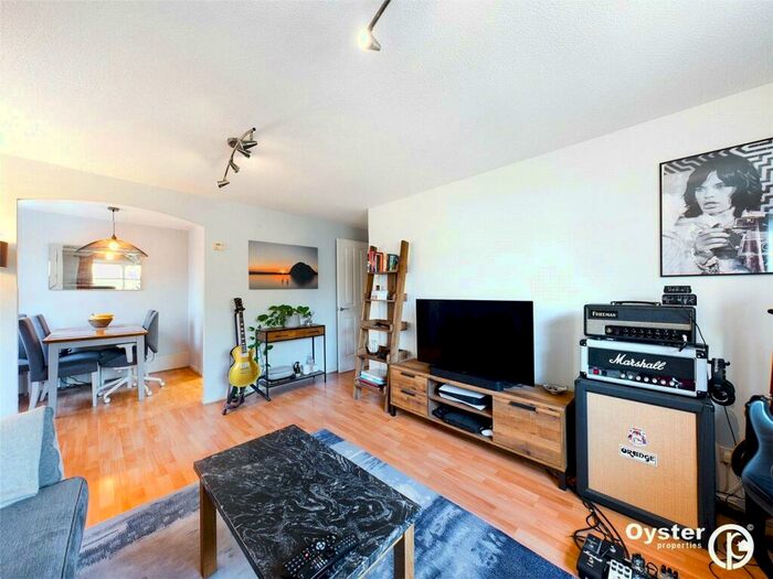 1 Bedroom Apartment To Rent In Moriatry Close, London, N7