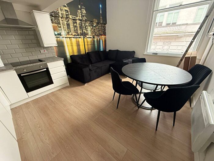 2 Bedroom Flat To Rent In Fenwick Street, Liverpool, L2