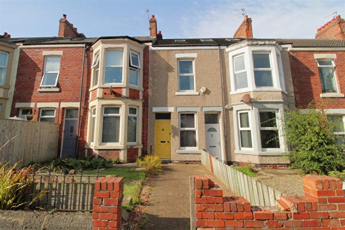 4 Bedroom Maisonette For Sale In Cambridge Avenue, Whitley Bay, NE26