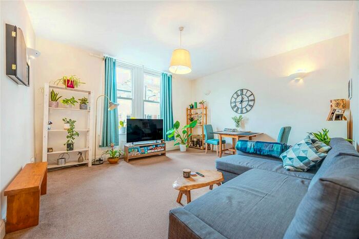 1 Bedroom Flat To Rent In Balham High Road, London, SW12