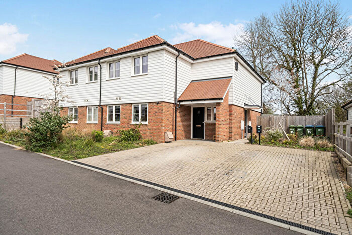 2 Bedroom Flat For Sale In Washington - Old London Road, RH20