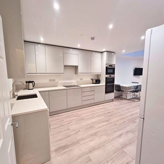 5 Bedroom Property To Rent In Portland Street, Exeter, EX1