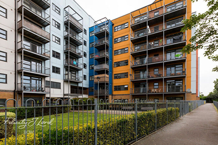 1 Bedroom Apartment For Sale In Maltings Close, London, E3