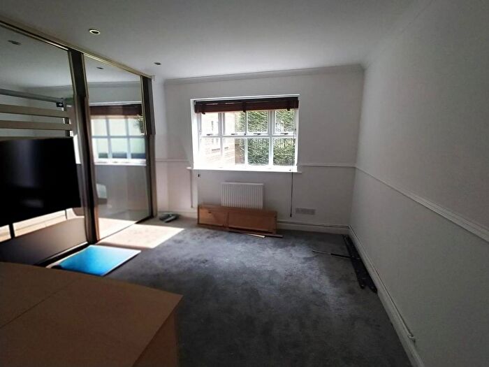 2 Bedroom Flat To Rent In Collard Place, London, NW1