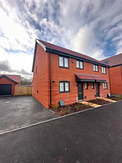 3 Bedroom Semi-Detached House To Rent In Beaulieu Road, Whiteley, Fareham, SO30