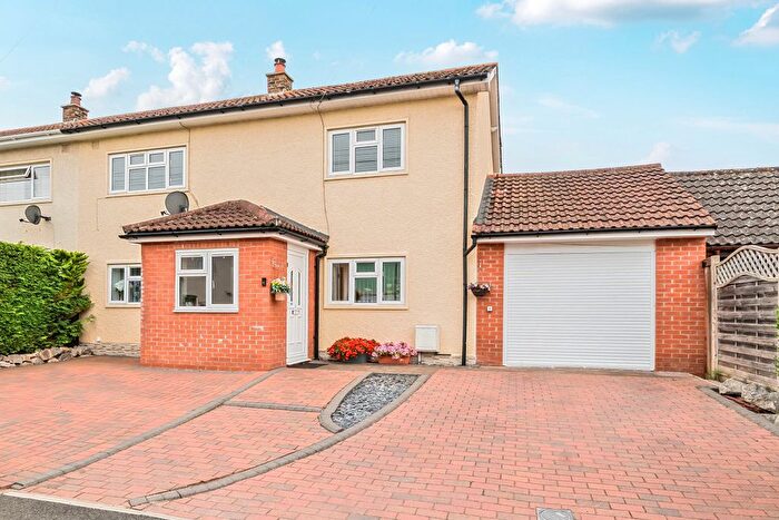 3 Bedroom Semi-Detached House For Sale In Byron Road, Taunton, TA1
