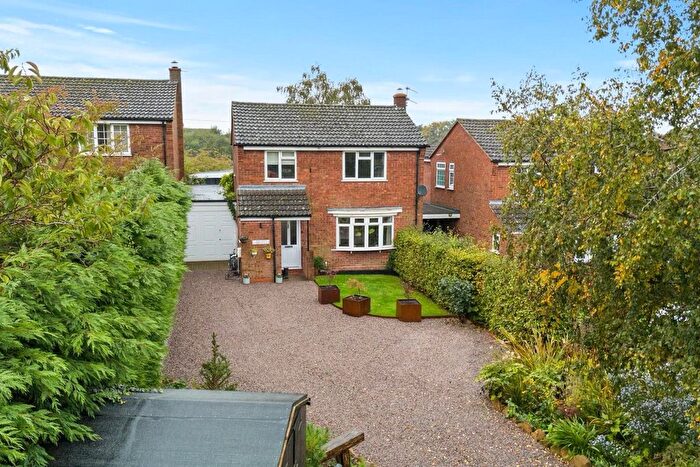 3 Bedroom Detached House For Sale In Top Street, Northend, CV47
