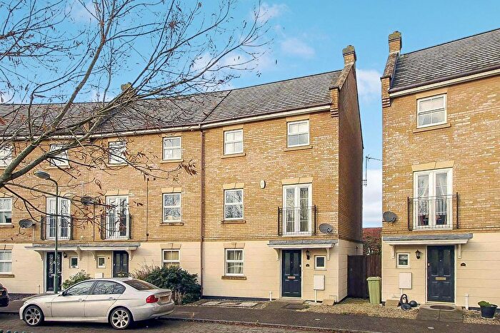 5 Bedroom Town House To Rent In Allington Circle, Kingsmead, Milton Keynes, MK4