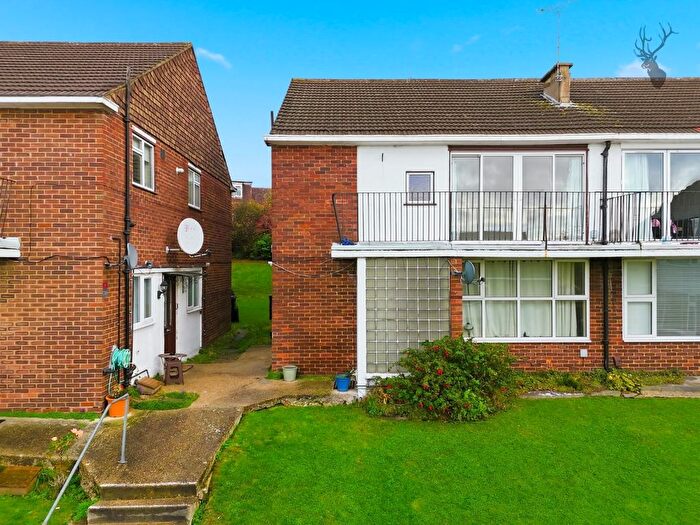 2 Bedroom Flat For Sale In Top House Rise, North Chingford, E4