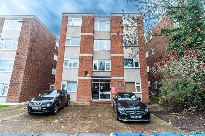 1 Bedroom Flat For Sale In Damon House, Torrington Park, London, N12