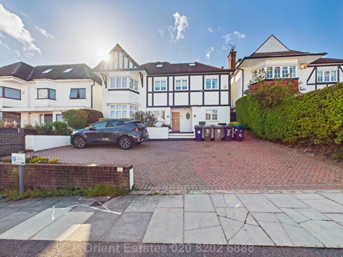 6 Bedroom Detached House For Sale In Allington Road, London, NW4