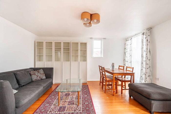 1 Bedroom Flat To Rent In Midwood Close, Dollis Hill, London, NW2