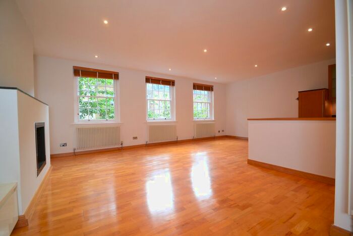 3 Bedroom Mews House To Rent In Belgrave Mews North, London, SW1X