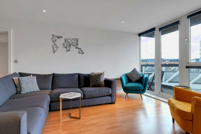 2 Bedroom Apartment To Rent In Drayton Park, London, N5