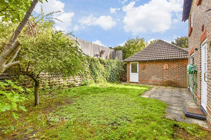 4 Bedroom Detached House For Sale In Grenadier Close, Bearsted, Maidstone, Kent, ME15