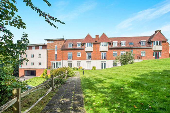 2 Bedroom Apartment To Rent In Horsham Road, Dorking, RH4