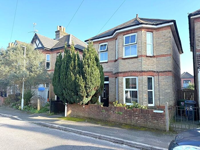 3 Bedroom Detached House For Sale In Hillman Road, Lower Parkstone, Poole, BH14