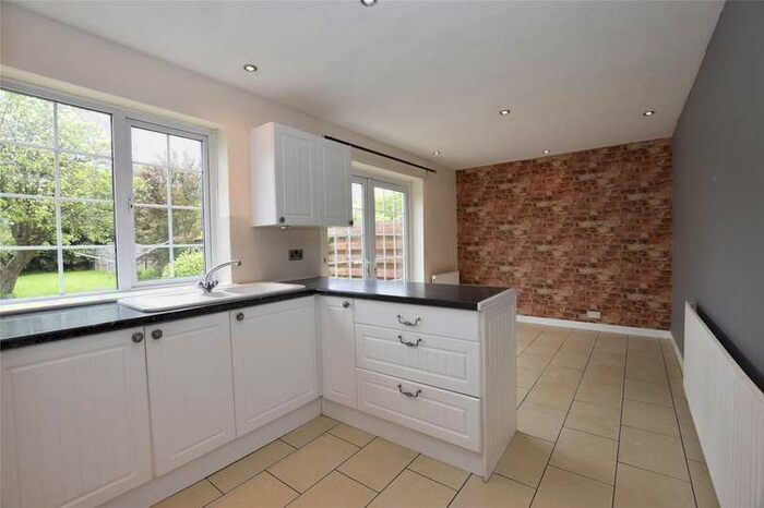 4 Bedroom Semi-Detached House To Rent In Badminton Road, Coalpit Heath, Bristol, BS36