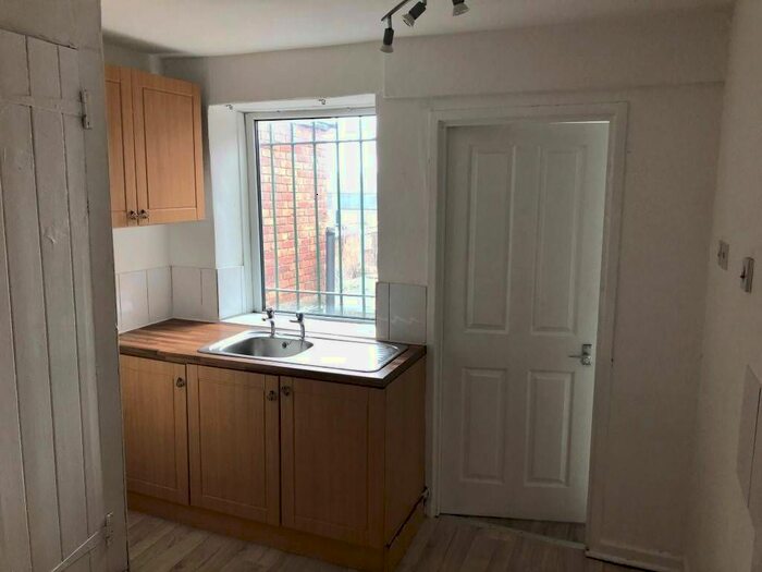 1 Bedroom Flat To Rent In Outram Street, Sutton-In-Ashfield, NG17