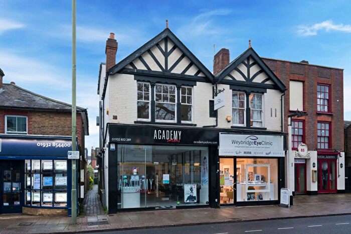 1 Bedroom Flat To Rent In Queens Road, Weybridge, Surrey, KT13