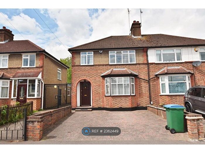 3 Bedroom Semi-Detached House To Rent In Southfield Avenue, Watford, WD24