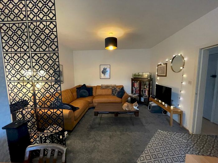 2 Bedroom Apartment To Rent In Egerton Road North, Whalley Range, M16