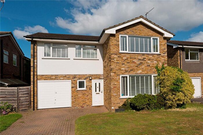 4 Bedroom Detached House For Sale In Carleton Close, Esher, Surrey, KT10